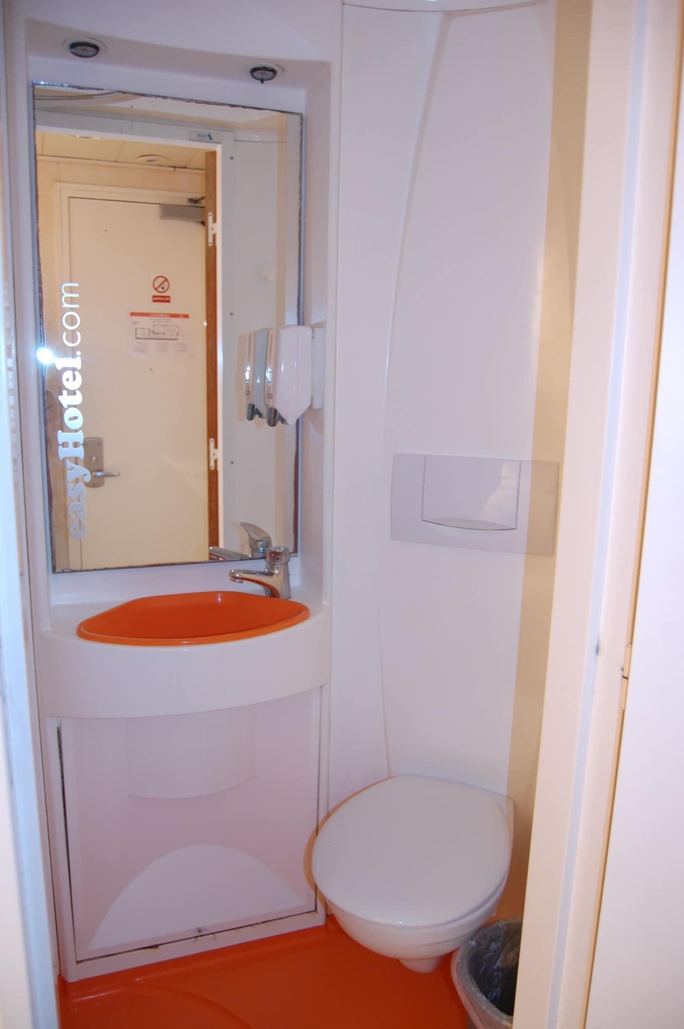 Easyhotel South Kensington Лондон Екстер'єр фото