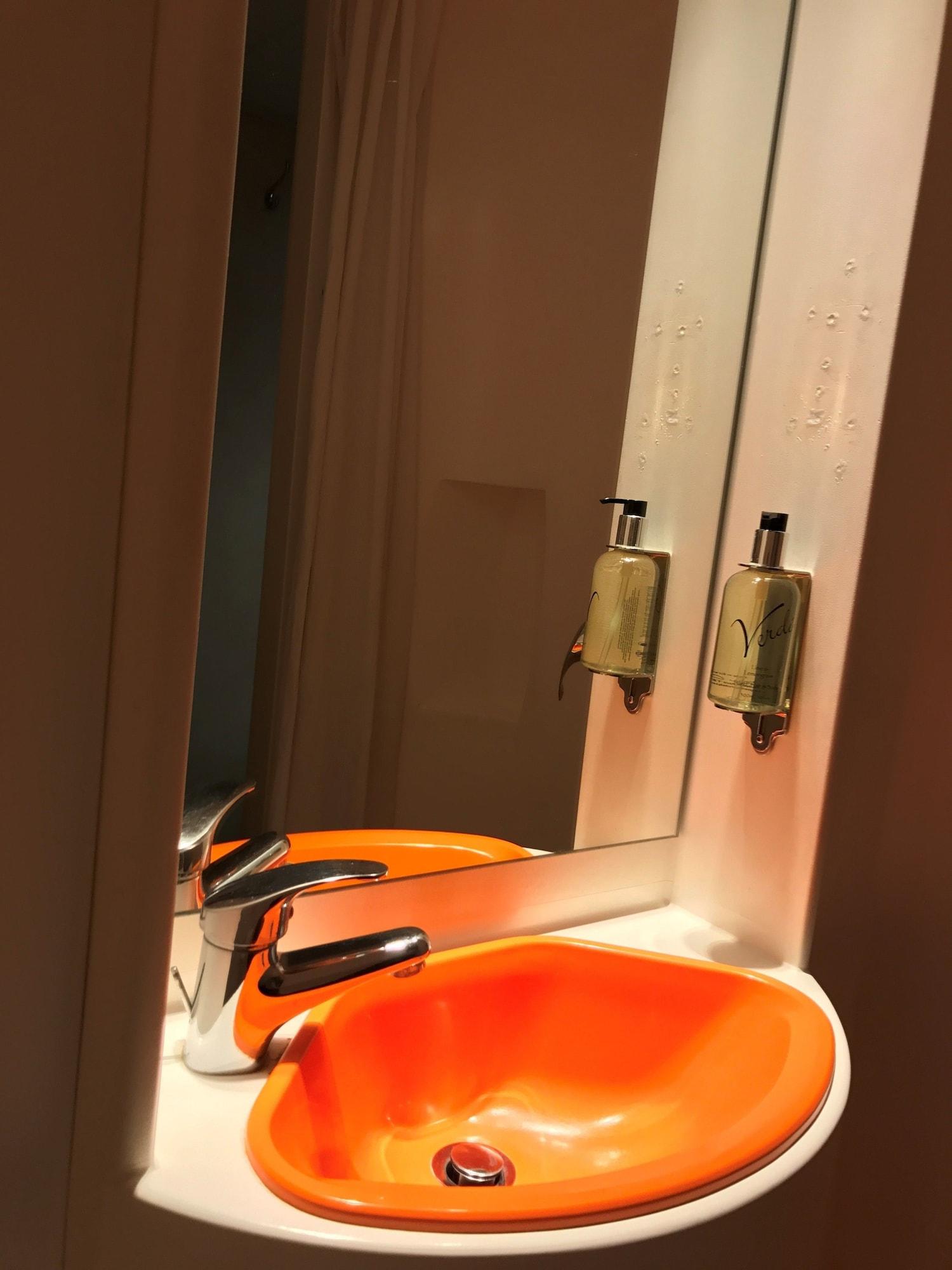 Easyhotel South Kensington Лондон Екстер'єр фото