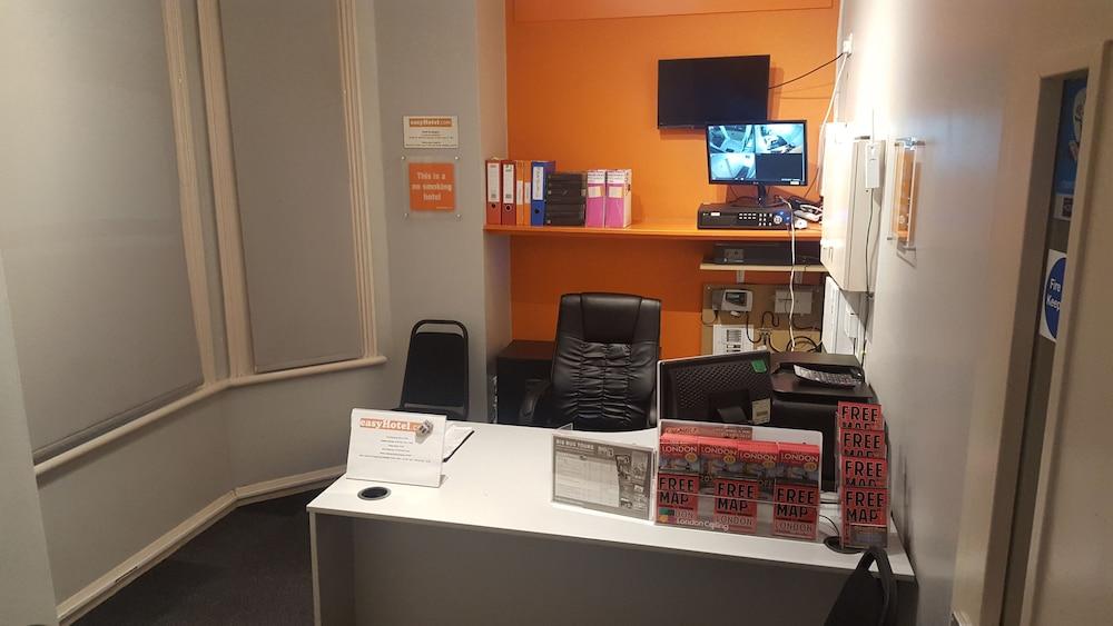 Easyhotel South Kensington Лондон Екстер'єр фото